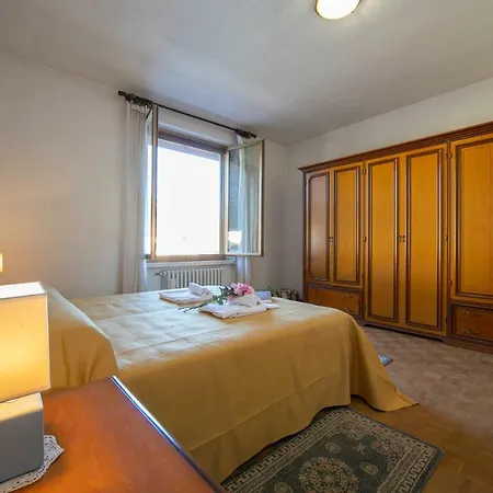 Quicchio Sleeps 4 Pool Apartment *