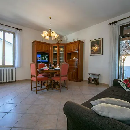 Apartment Quicchio Sleeps 4 Pool Reno Di Leggiuno